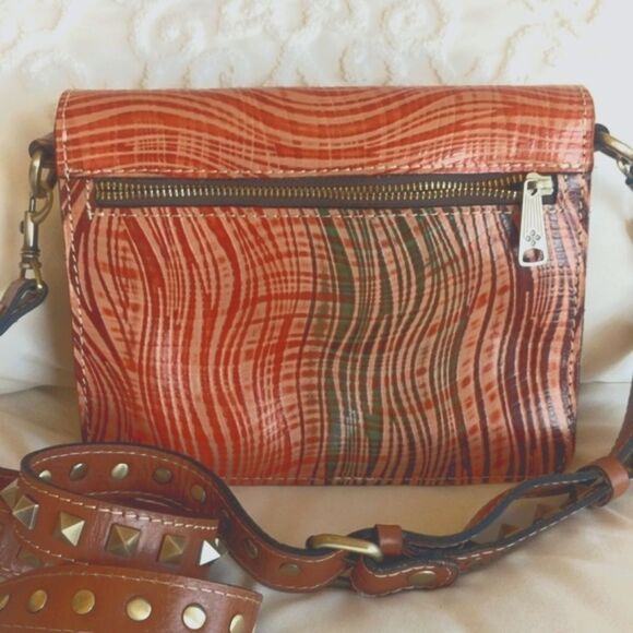 Patricia Nash Wavy Striped Hermosa Medium Crossbody-Pyramid Studded Strap - Picture 7 of 16